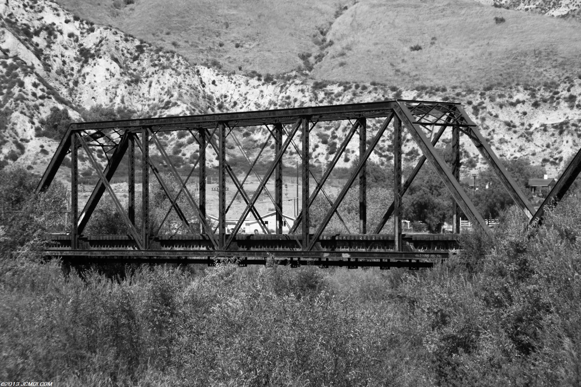 Piru train bridge B&W 11/17/2011